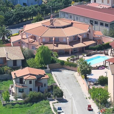 Il Cavallino Rosso Thiesi Extérieur photo